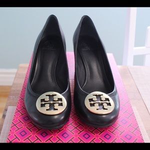 Tory Burch Sally Wedge Size 8 EUC